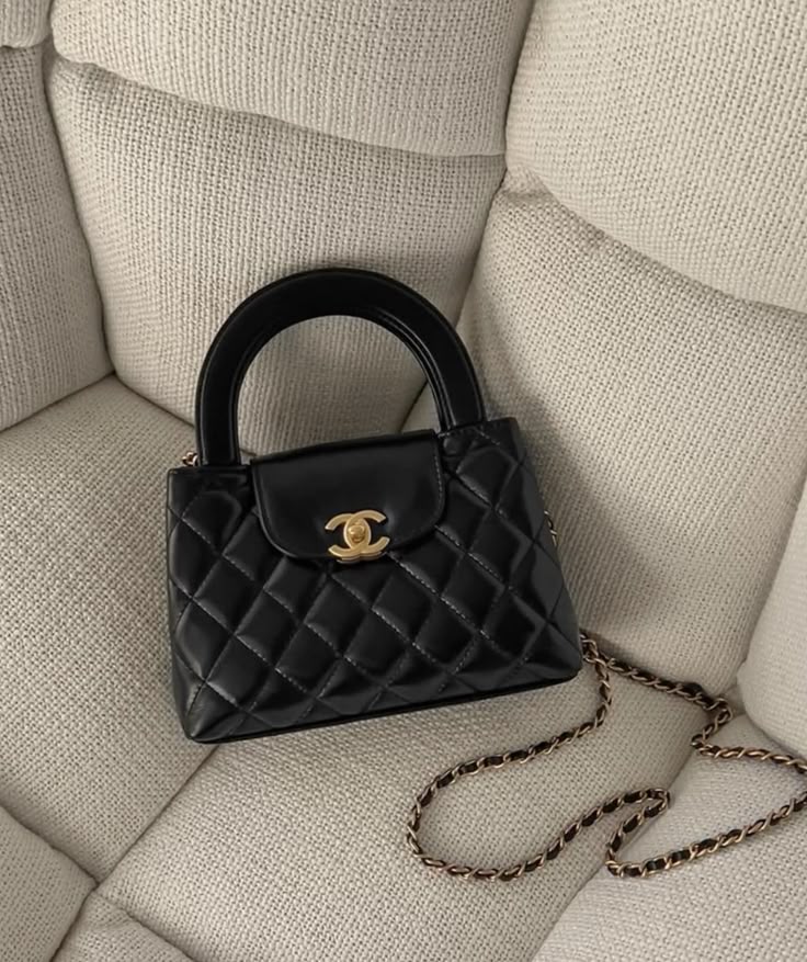 chanel kelly (black only)
